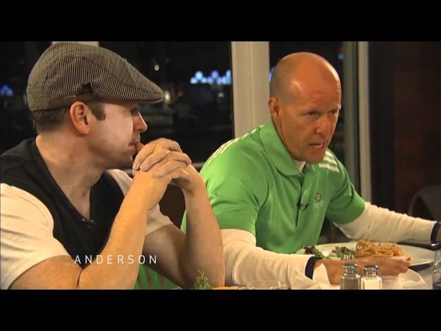 Anderson Joins the Wahlbergs for Family Dinner