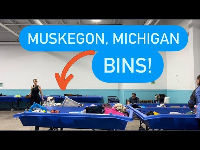 Thrifting the Muskegon, MICHIGAN Goodwill Outlet BINS while Traveling on a Super Chill Vacation!