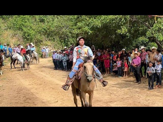 Carrera de cintas en caserío el sauce Chiquimula en honor al patrono San Francisco de asis