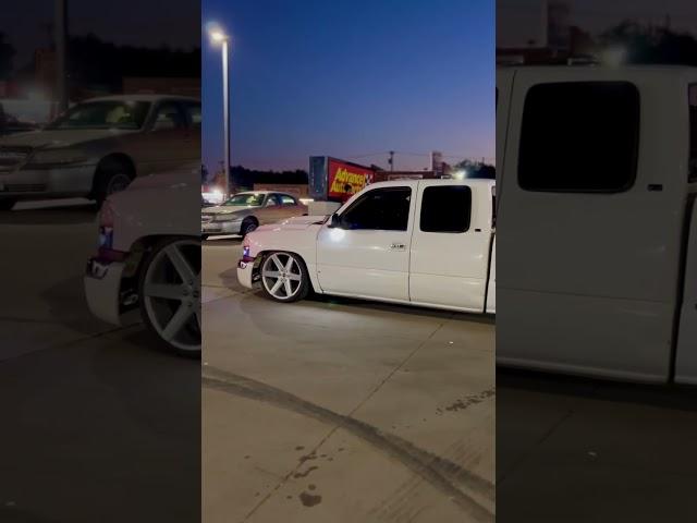 DROPPED EXT CAB SITTING ON STRADA WHEELS #stepside #extcab #texastrucks #droppedtrucks #stradawheels