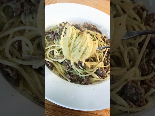 【肉パスタ】料理人が教える簡単で絶品なスパゲッティの作り方 #shorts