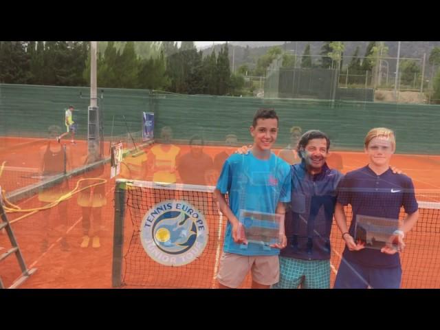 Good Tennis Points Series  2016  GUILLERMO VILAS TENNIS ACADEMY TROPHY