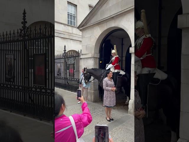 King’s Guard and Horses behaving themselves. No biting today.