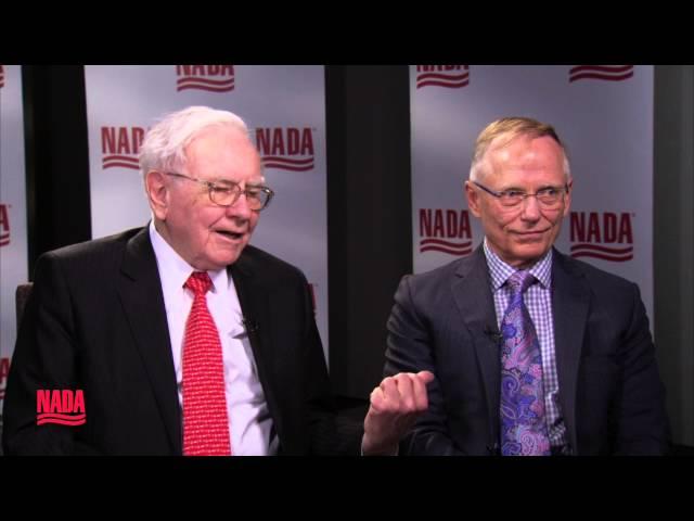 2015 New York Auto Forum Highlight: Warren Buffett and Larry Van Tuyl