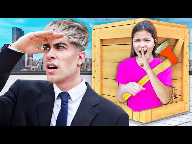 PLAYING HIDE AND SEEK IN A GIANT CITY !!