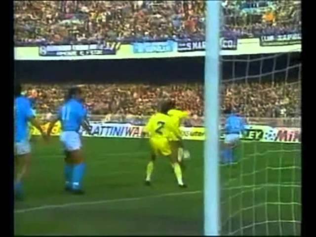 Maradona skills: Bycicle kick (chilena) vol. 1