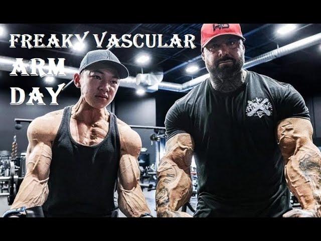 Tristyn Lee & Frank McGrath - Freaky vascular arm day - Dia de vascularizar os braços