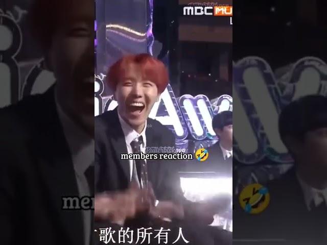 Other members reaction when Suga was recieving award .