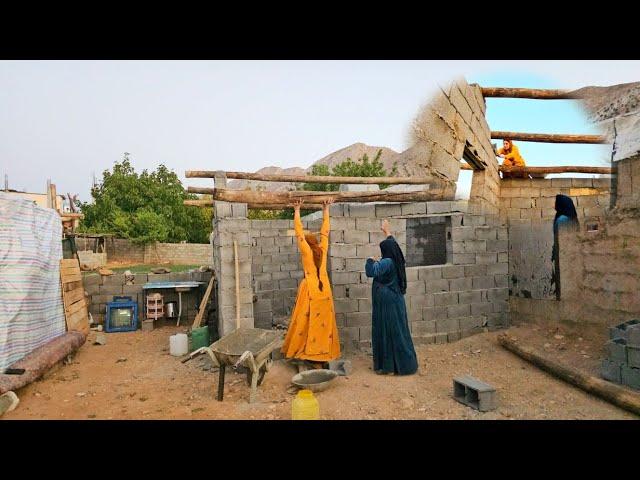 Installation of wooden beams for a nomadic house