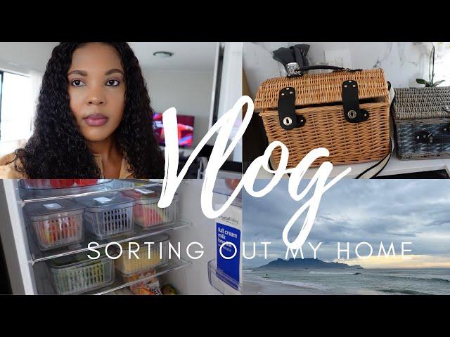 VLOG || ORGANISING MY FRIDGE || SIBLINGS VISITING || NEW YEAR GOALS