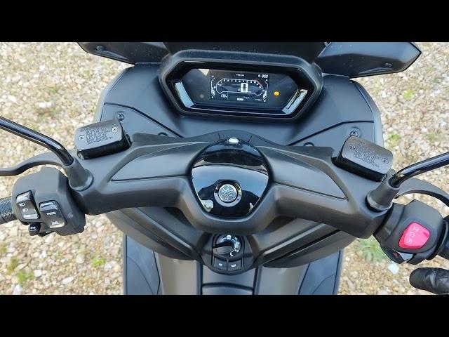 YAMAHA XMAX 300 2023 walkaround and dashboard presentation