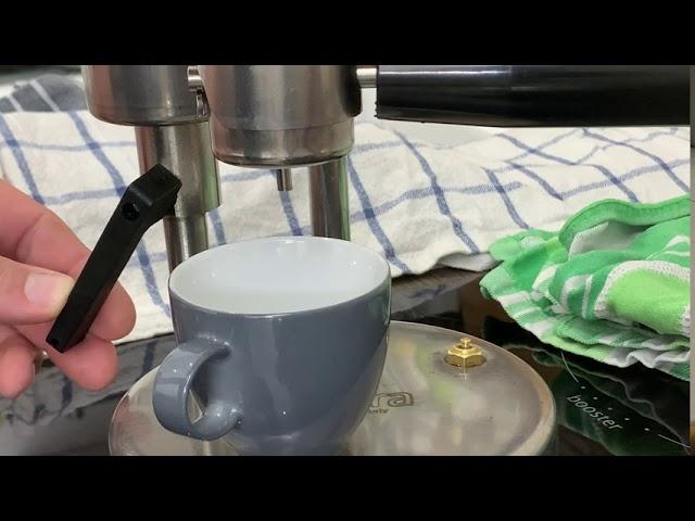 Making espresso with a Kamira Pot