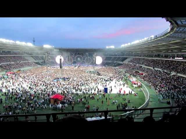 Waiting for Coldplay in Turin