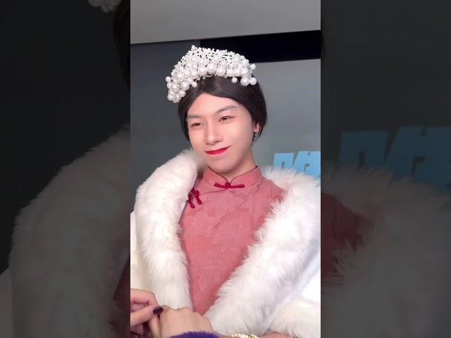 闺蜜：这整座金山都是老娘的身体~#石矶娘娘 #侯绿萝#当你闺蜜嫁入豪门