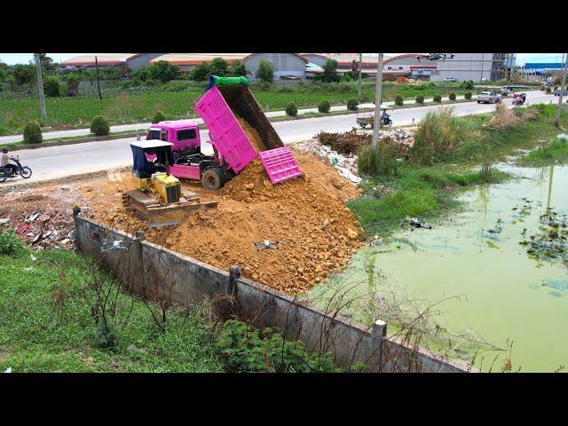 Starting a new Project Landfilling using Dump truck 5T and Bulldozer D20P Working push stone.