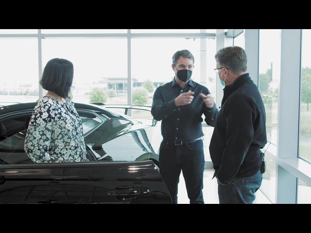 Jeff Gordon Hands Over the Keys of His Camaro ZL1 1LE to the 2021 Camaro for a Cure Winner