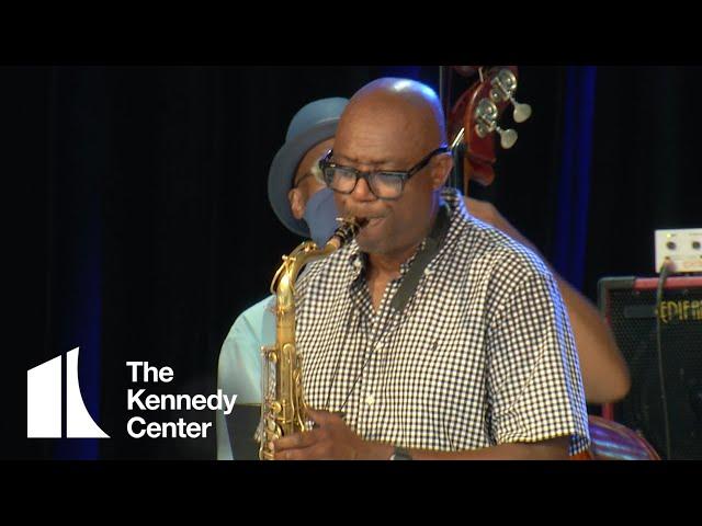 DC Legends :  Paul Carr with emcee Ida Campbell - Millennium Stage (July 30, 2021)