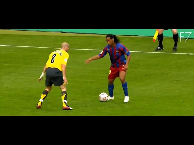 Why are Defenders so SCARED of Ronaldinho