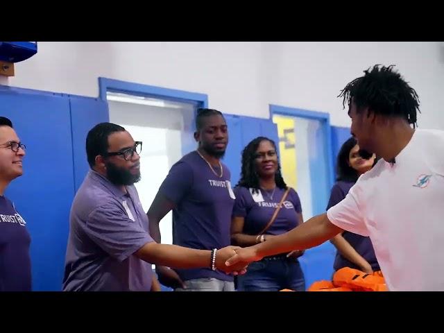 Jaylen Waddle and Truist in the community | Miami Dolphins