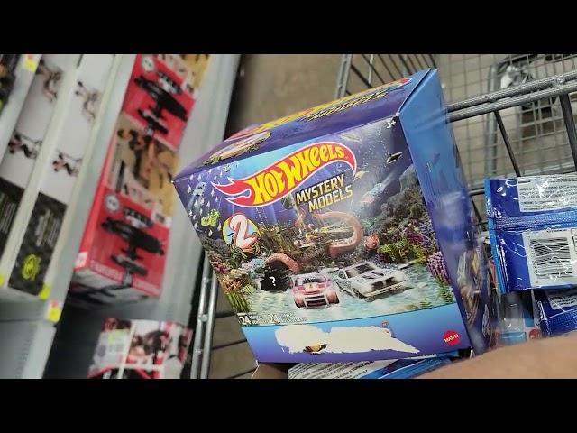 Hot Wheels HuntingWalmart/Brand New Box Top Shelf/Series 2 Mystery Models/Chase Pieces Found