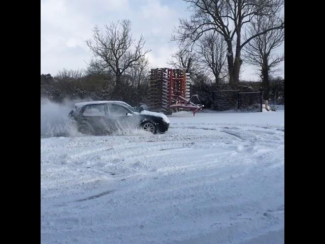 Golf v6 4motion donuts in the snow!