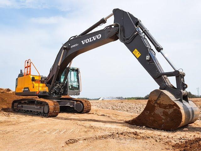 Volvo EC300ENL escavatore al lavoro