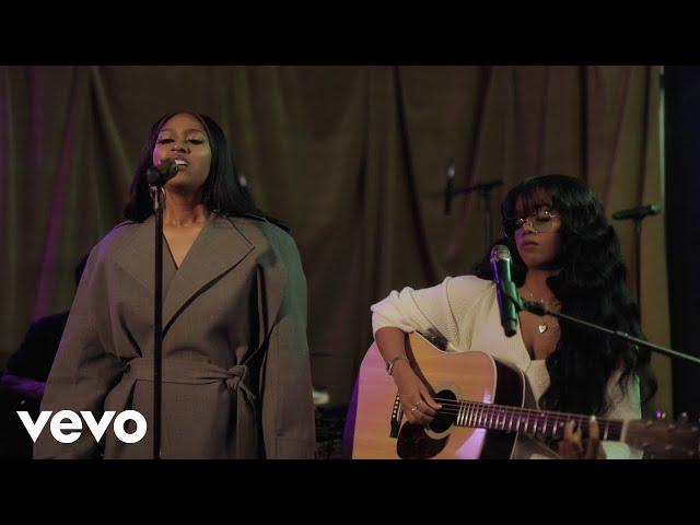 Jazmine Sullivan - Girl Like Me (Live From the Tiny Desk Home Concert) ft. H.E.R.