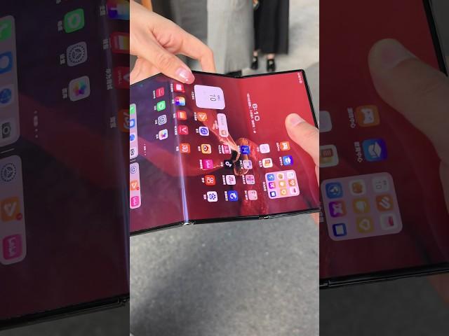 Huawei Mate XT double folding phone 