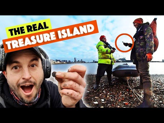 Sailing to INCREDIBLE new MUDLARKING spots! Finds galore!