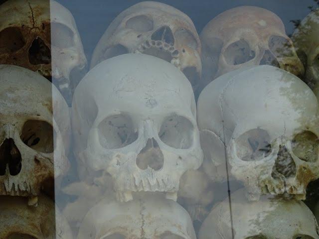THE KILLING FIELDS TOUR - Choeung Ek Genocidal Centre
