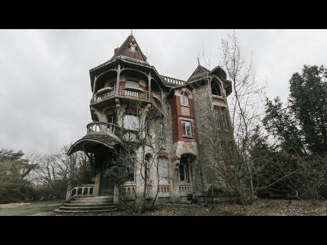 Abandoned mansion labyrinth