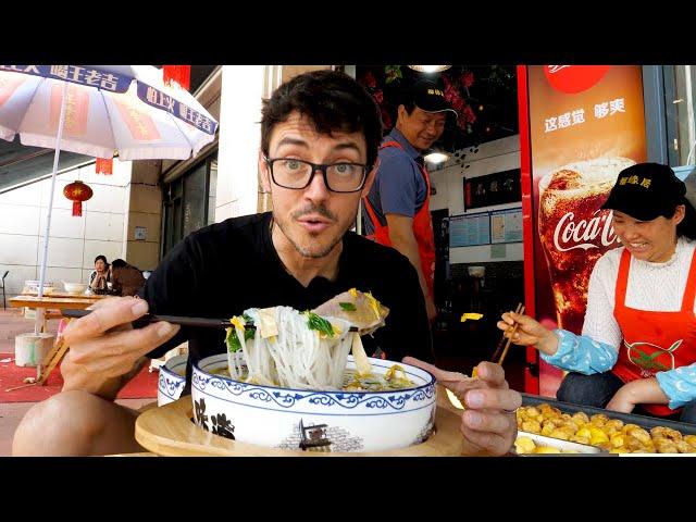  China’s GIANT Noodle Recipe 过桥米线 21 Ingredients in 1 Gallon Bowl 