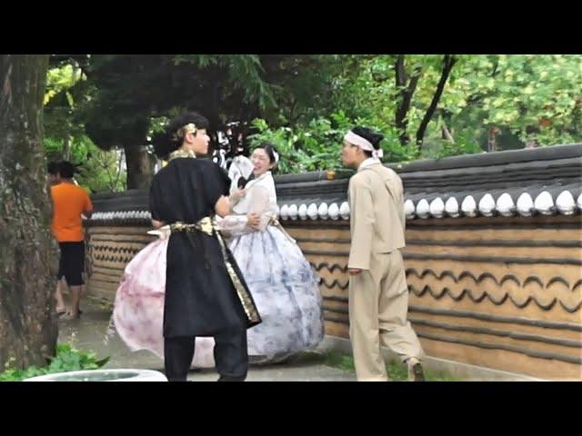[korean prank hidden cameras] Make a stranger Young Master(historical drama version)  [ENG SUB]