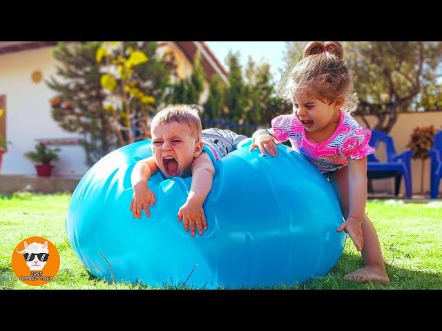 Funny SIBLING BABIES Fail in 1 0 2 Circumstances - Funny Baby Videos | Just Funniest