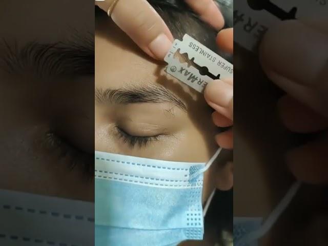 how to shape eyebrows with blade #shorts #eyebrowthreading
