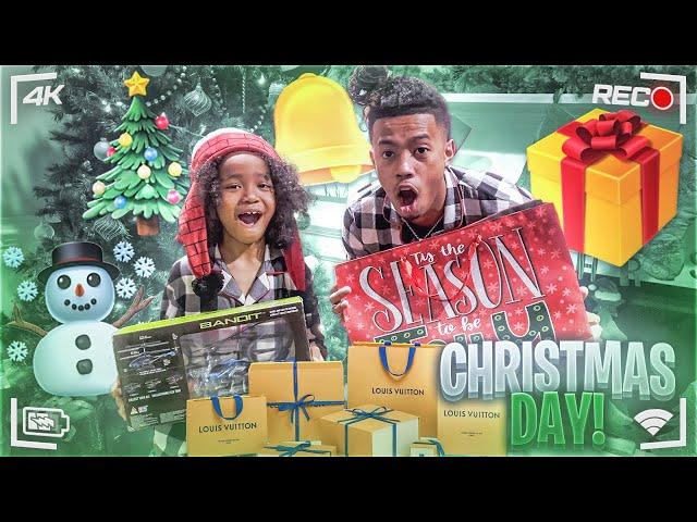 OUR BEST CHRISTMAS DAY YET WITH MY LITTLE TWIN BROTHER! **HE BOUGHT ME A GIFT**