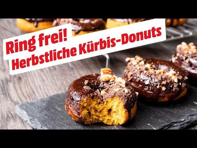 Backen im Herbst: Kürbis Donuts mit Kakaoglasur • Koch-Mit