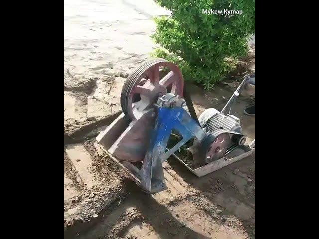 Amazing soil flatter machine | Old school innovation | Innovation and Growth #11