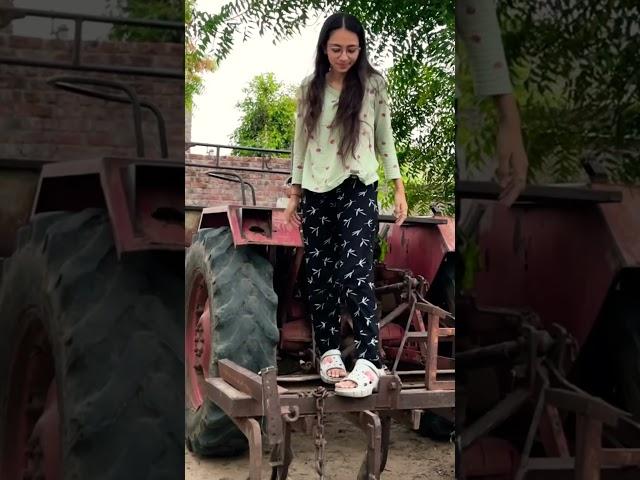 Desi life‍#trector#farming#desilife#roots#desigirl#tranding#viral#short#video#vruti#patel