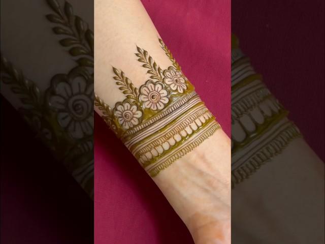 #mehndi #creativehenna #hennadesign #henna #hennatatto #mehandi #hennatattoodesign #mehndidesign