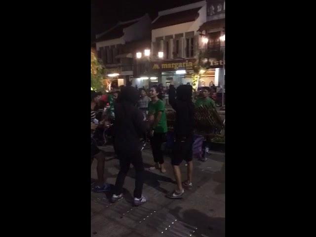 Cover Lagu Halo Halo Bandung oleh Angklung Malioboro Yogyakarta