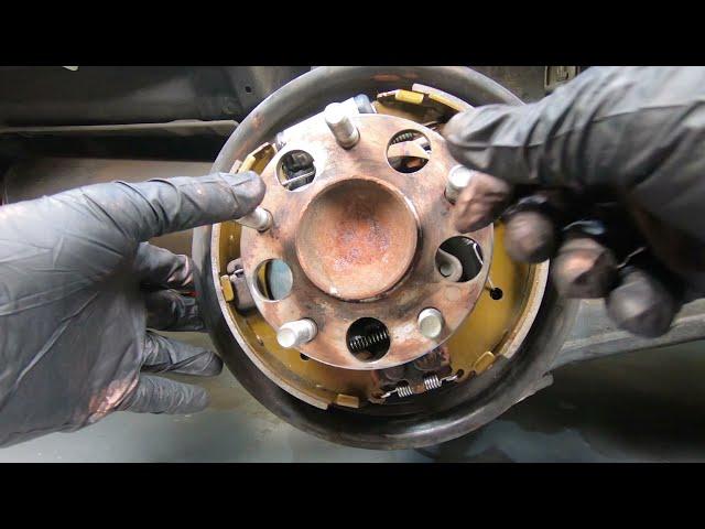 Drum Brakes on a 2009 Honda Civic how to replacement rear brakes 8th generation