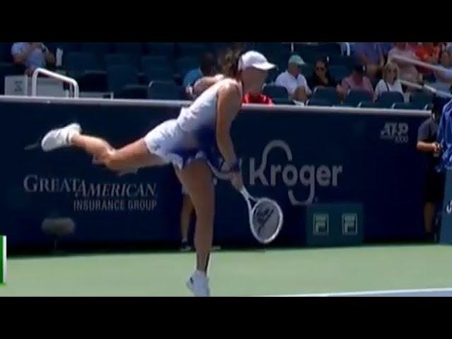 "MUSCULAR LEGS" - COMMENTATOR DESCRIBES ŚWIĄTEK AT CINCINNATI OPEN AUGUST 16, 2024