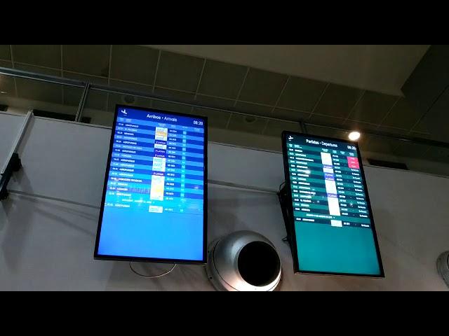 La Voz TV - (Video Gentileza).- Reclamos en Aeropuerto Perón de Neuquén capital