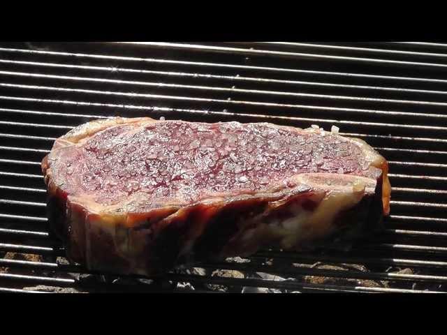 Dry Aged Club Steak - New York Cut - ca. 600 g @ Weber Grill - Geschmackstest