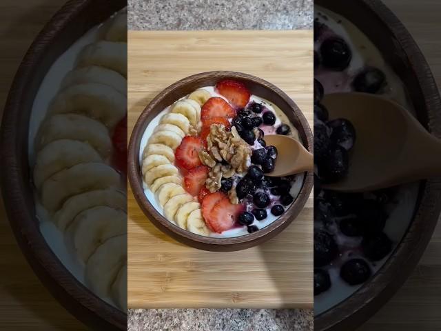 Let’s make yogurt bowl 🫐#healthybreakfast #breakfast  #greekyogurt #easyrecipe #healthyfood