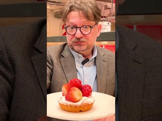 Безумно вкусный тарт с клубникой в Депо Три Вокзала
