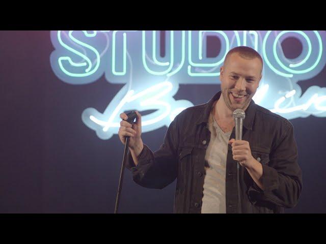 Geschlechtertausch im Club - Dominic Jozwiak | Comedy Studio Berlin