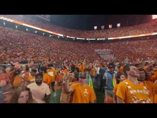 TENNESSEE STORMS THE FIELD AFTER ALABAMA! INSANITY IN NEYLAND STADIUM!