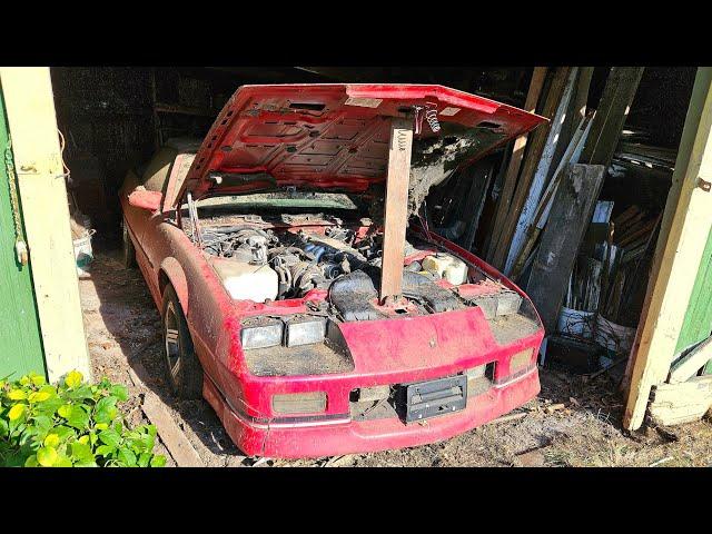 BARN FIND Camaro IROC-Z Sitting Since The 90's WILL IT RUN? - NNKH